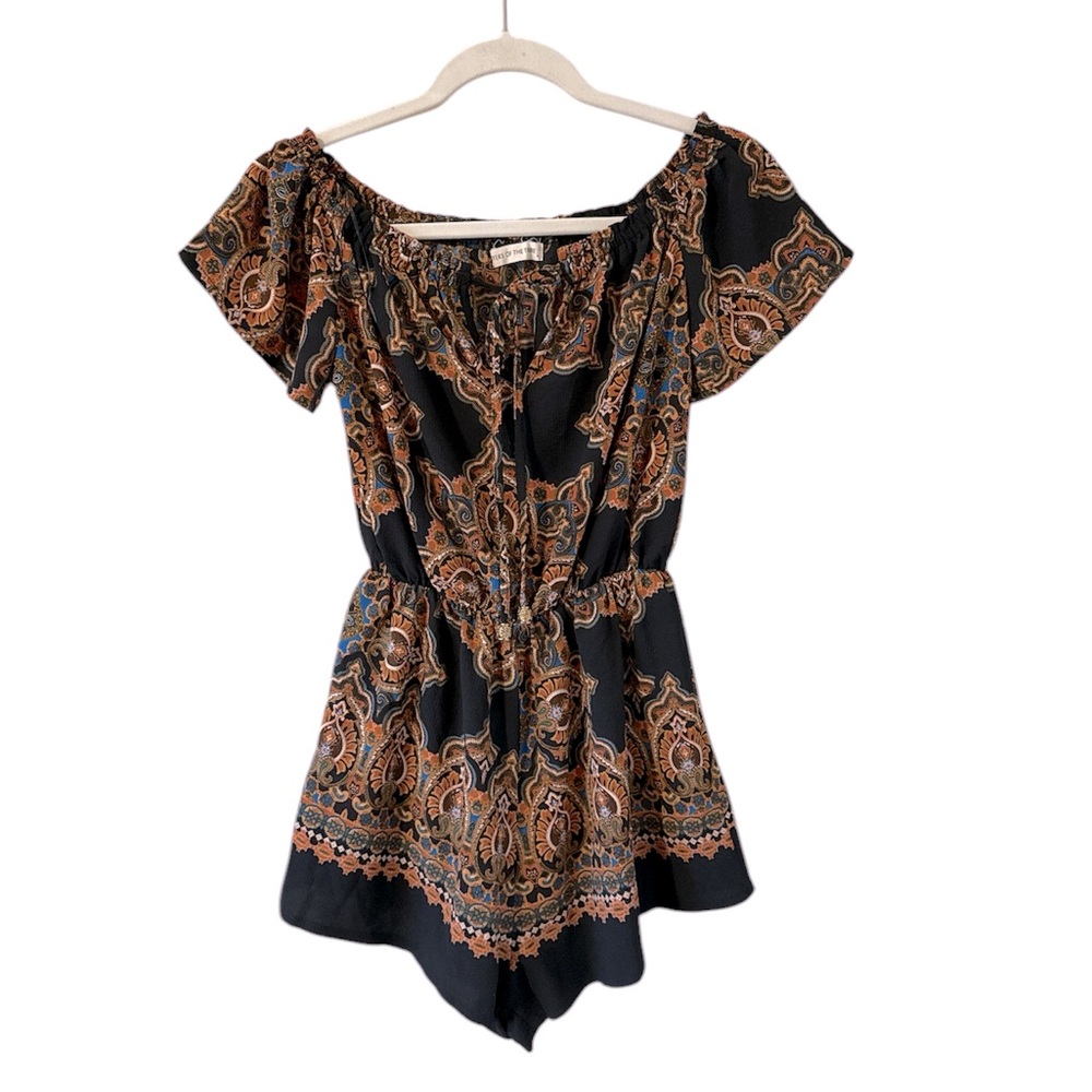 Like New Sisters Of The Tribe Women’s Romper With Front Tie Size 6